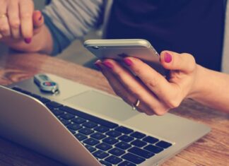 Co zrobić z telefonem na plaży?