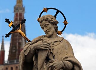 Kto daje kartkę do spowiedzi przed chrztem?