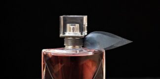 Czy można używać perfum pod pachami?