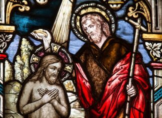 Czy mogę iść na chrzest w czarnej sukience?